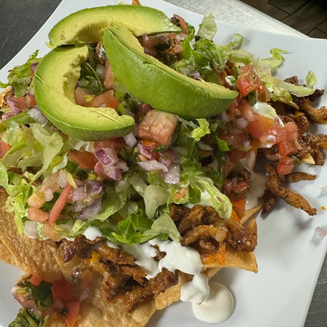 Nachos Sucios/ Dirty Nachos.
